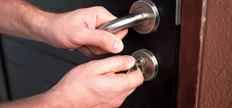 Door Closer Repair & Installation Sainte-Brigitte-de-Laval
